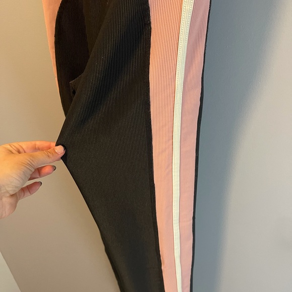 Beach Riot Ribbed Workout Leggings! Size M! - Picture 4 of 6